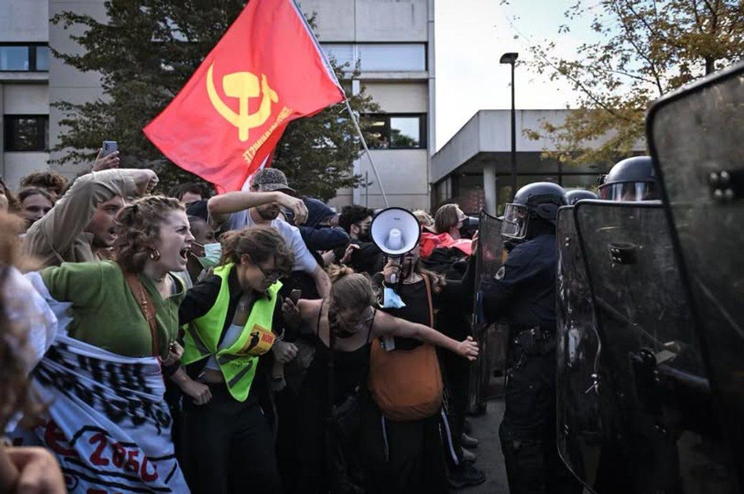 Protestas estudiantiles en Francia- 71500 personas demandan maacutes financiacioacuten y mejores condiciones educativas