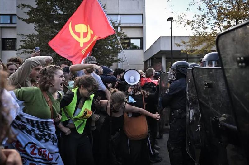 Protestas estudiantiles en Francia- 71500 personas demandan maacutes financiacioacuten y mejores condiciones educativas