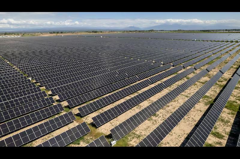 Genneia inauguroacute en San Juan el parque solar maacutes grande de la provincia con una inversioacuten de US 110 millones