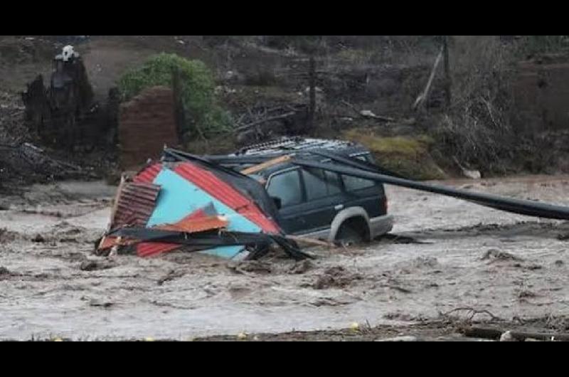 Impactante aluvioacuten en Santiago de Chile y sus alrededores