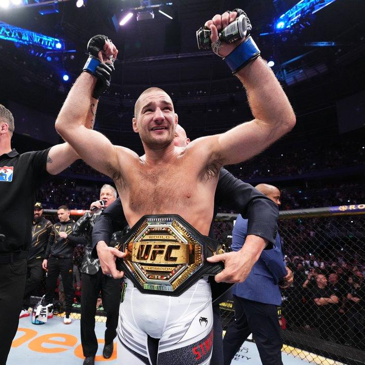 Un campeoacuten de UFC cuestionoacute a la empresa y amenazoacute con retirarse