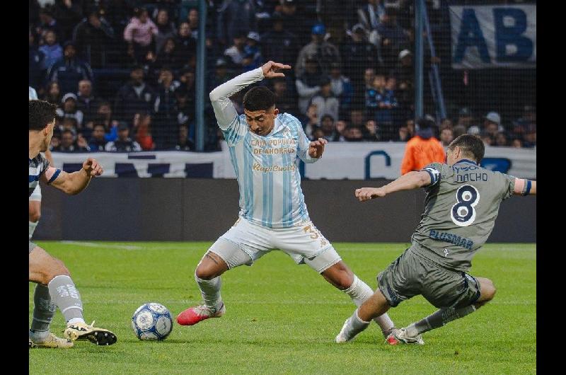 Gimnasia y Atleacutetico Tucumaacuten empataron en La Plata