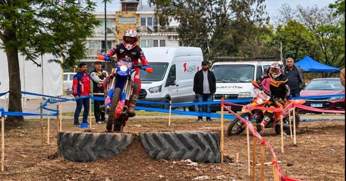 Ambiente aplicariacutea multas a organizadores de una competencia en el Parque Xibi Xibi