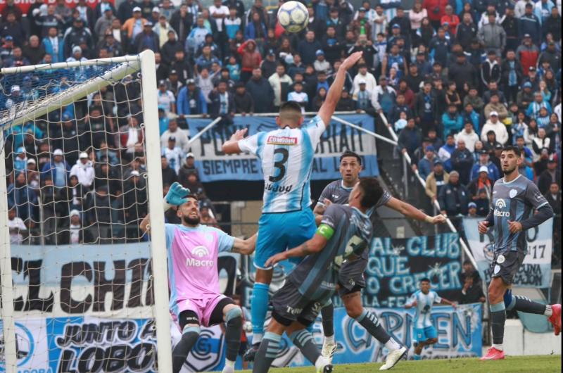 El Lobo permitioacute que El Albo celebrara el empate 2-2
