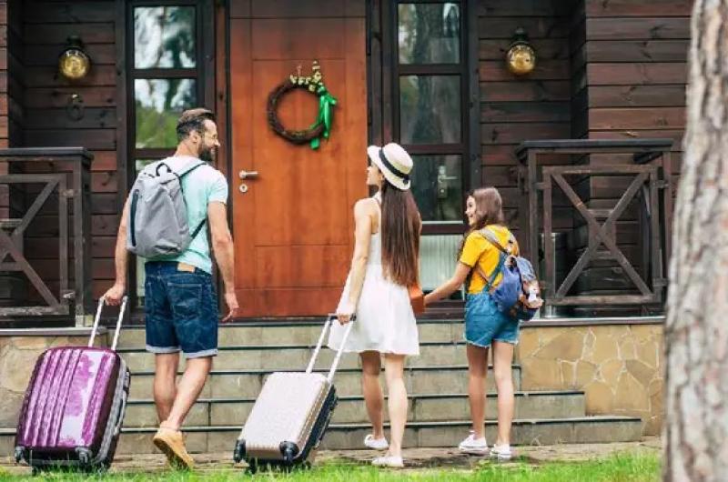 Viajaron casi 1500000 turistas pero el gasto se redujo 22-en-porciento- real