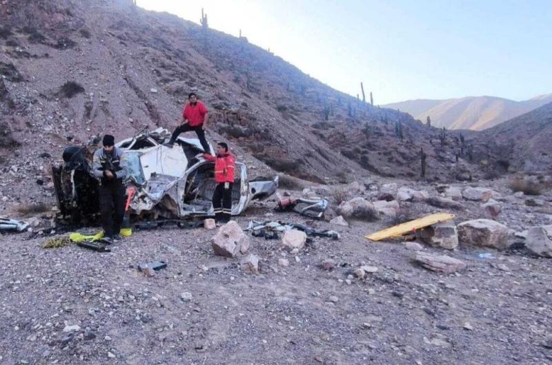 Una camioneta desbarrancoacute en la Ruta 52 y murioacute una persona
