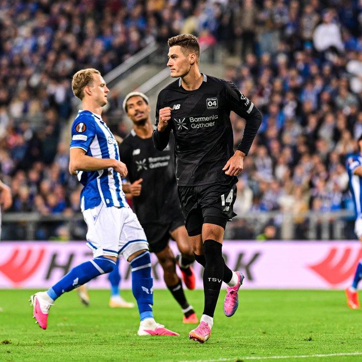 Bayer Leverkusen goleoacute al Lech Poznan y mantiene puntaje perfecto en la Europa League