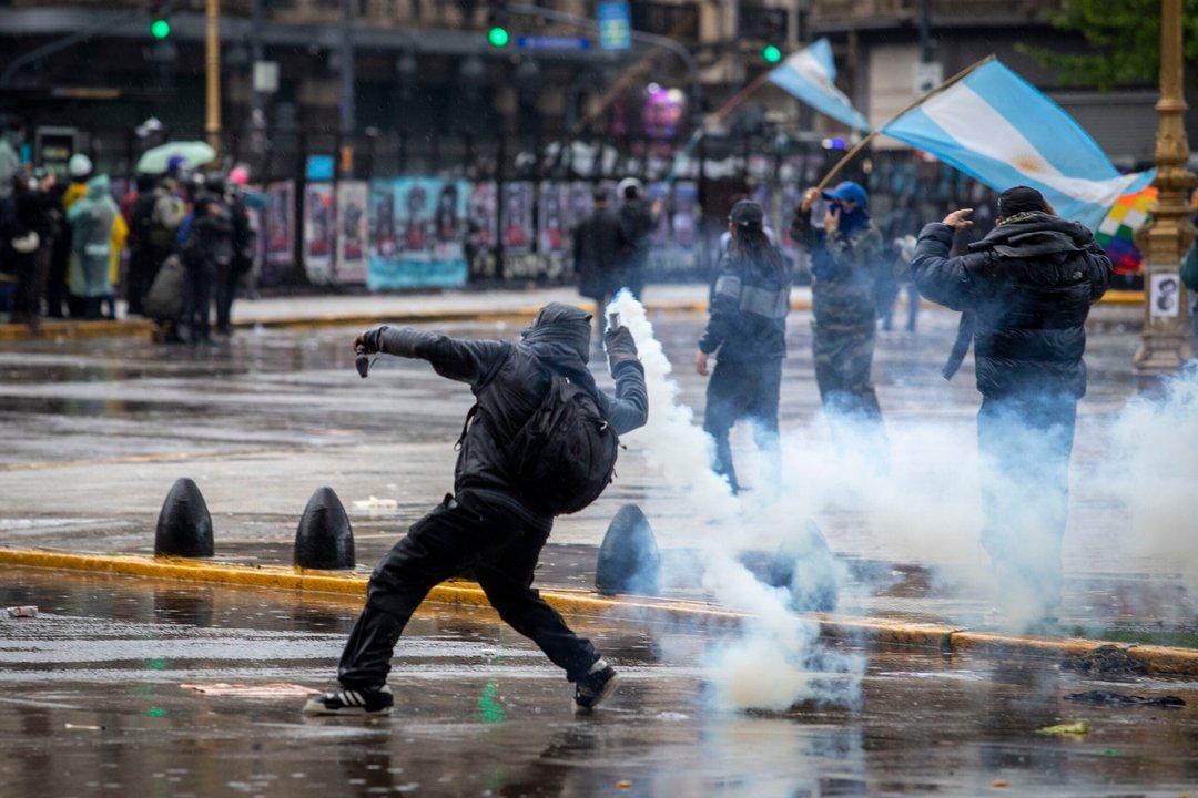 ldquoLa violencia es estatalldquo- la oposicioacuten apuntoacute contra el Gobierno por los incidentes en la Marcha Federal Universitaria