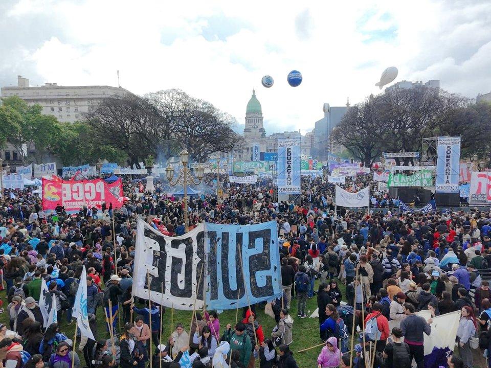 Fotogaleriacutea NA de la 5deg Marcha Federal Universitaria frente al Congreso
