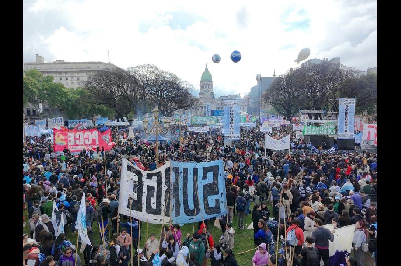 Fotogaleriacutea NA de la 5deg Marcha Federal Universitaria frente al Congreso