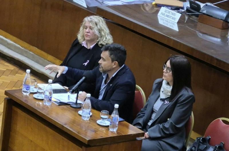Interpelacioacuten al ministro de Turismo- duros cuestionamientos a la rendicioacuten de cuentas