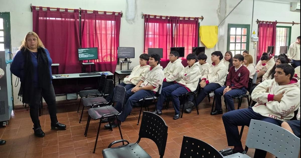 Desarrollaron una jornada dedicada a la prevencioacuten del bullying y el grooming