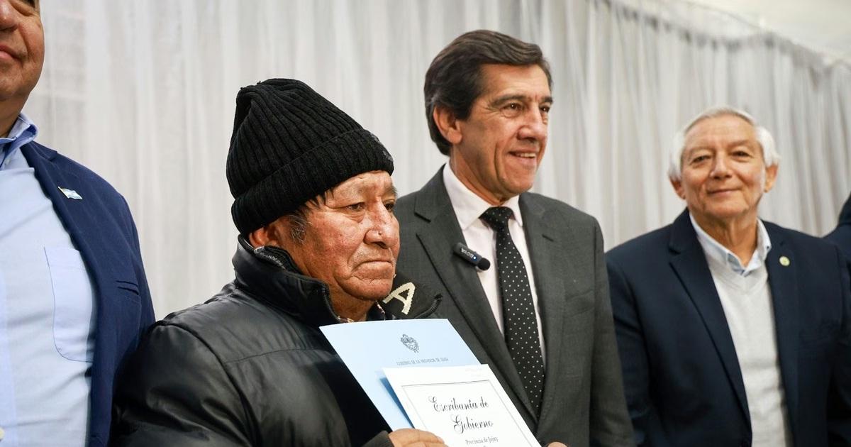 Entregaron escrituras del plan Mi lote en regla a 176 familias de Perico