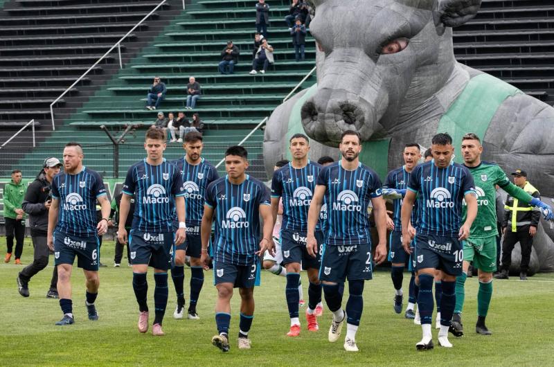 El Lobo se trajo un triunfo importante de Mataderos