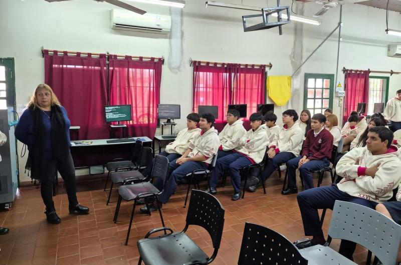 Desarrollaron una jornada dedicada a la prevencioacuten del bullying y el grooming