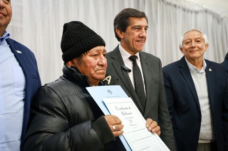 Entregaron escrituras del plan Mi lote en regla a 176 familias de Perico