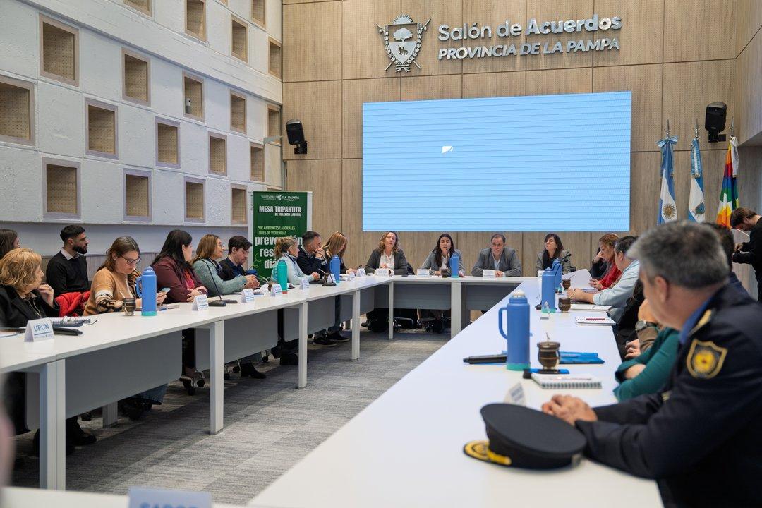 La Pampa- los gremios responsabilizaron a Trabajo por frustrar la paritaria de Ziliotto