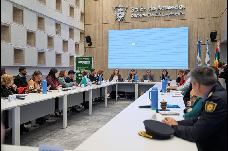 La Pampa- los gremios responsabilizaron a Trabajo por frustrar la paritaria de Ziliotto