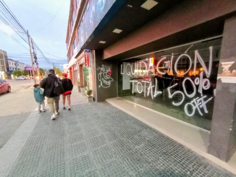Santa Cruz- caiacuteda del 11-en-porciento- en comercio y servicios y reclamo de reactivacioacuten a la Provincia