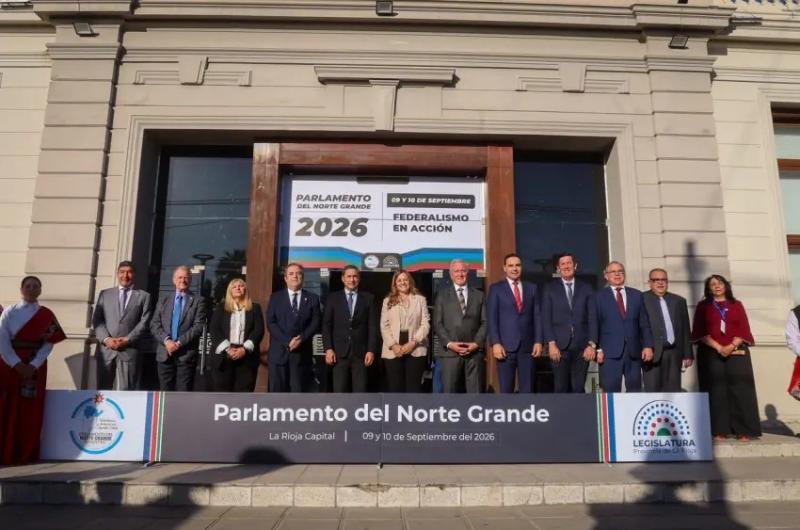 Diputados jujentildeos asisten a una nueva sesioacuten del Parlamento del Norte Grande
