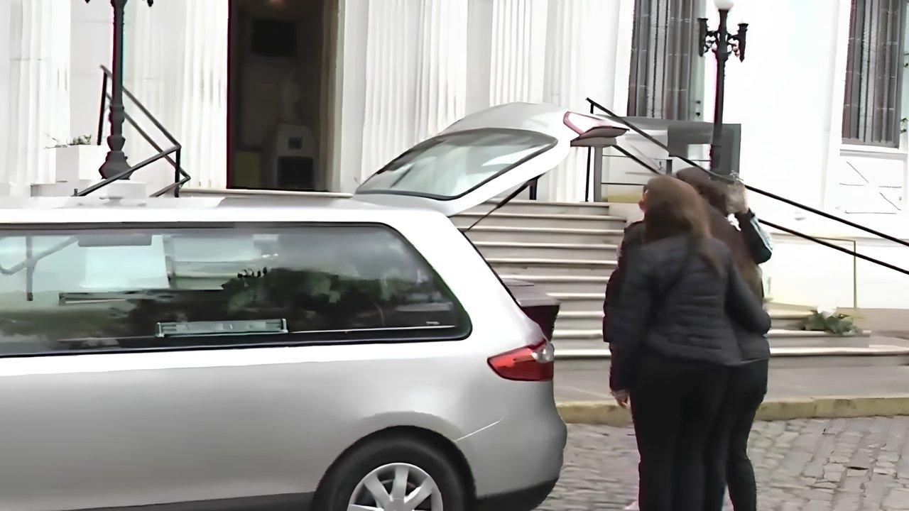El uacuteltimo adioacutes a Antonio Grimau en el crematorio de la Chacarita- una ceremonia iacutentima y emotiva