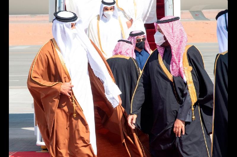 Arabia Saudita discute lazos bilaterales y acontecimientos regionales con Francia y Jordania