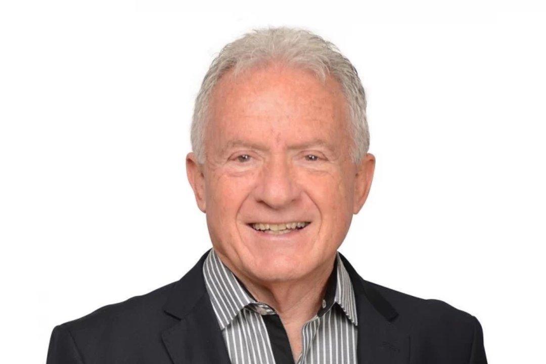 El homenaje en los Martiacuten Fierro de Radio a Julio Lagos por sus 65 antildeos de trayectoria