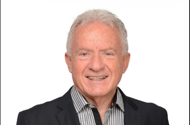 El homenaje en los Martiacuten Fierro de Radio a Julio Lagos por sus 65 antildeos de trayectoria