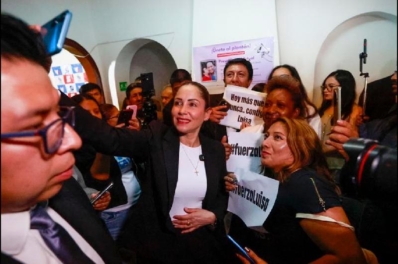 Ecuador- detuvieron a la excandidata presidencial del correiacutesmo Luisa Gonzaacutelez  