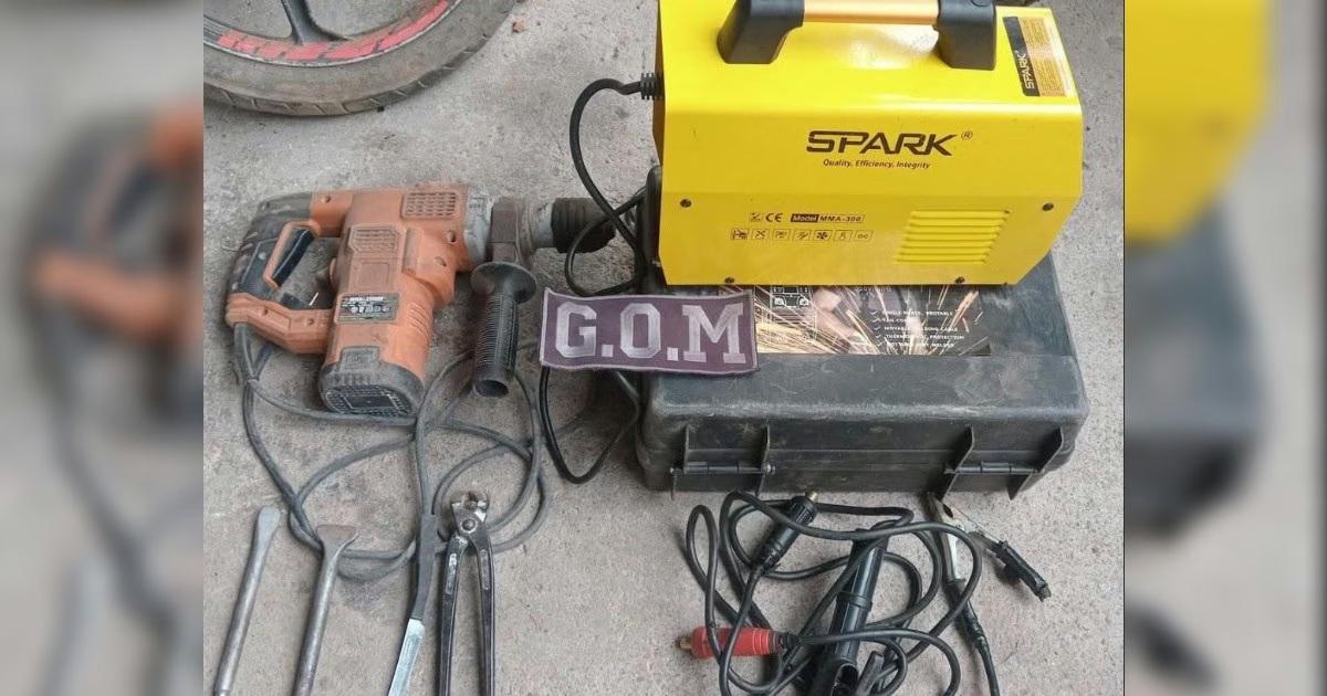 Encapuchado y armado circulaba con herramientas robadas