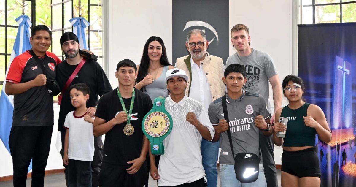 El intendente Jorge recibioacute a la delegacioacuten jujentildea que se destacoacute en el torneo Verde y Oro en Bolivia