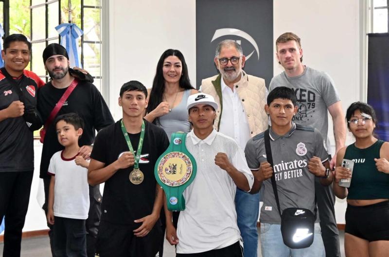 El intendente Jorge recibioacute a la delegacioacuten jujentildea que se destacoacute en el torneo Verde y Oro en Bolivia