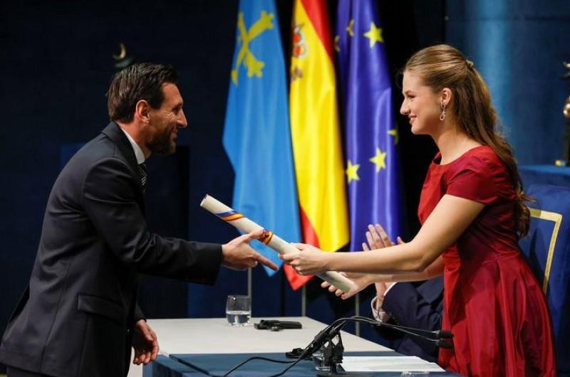 Messi recibioacute el premio Pincesa de Asturias del Deporte