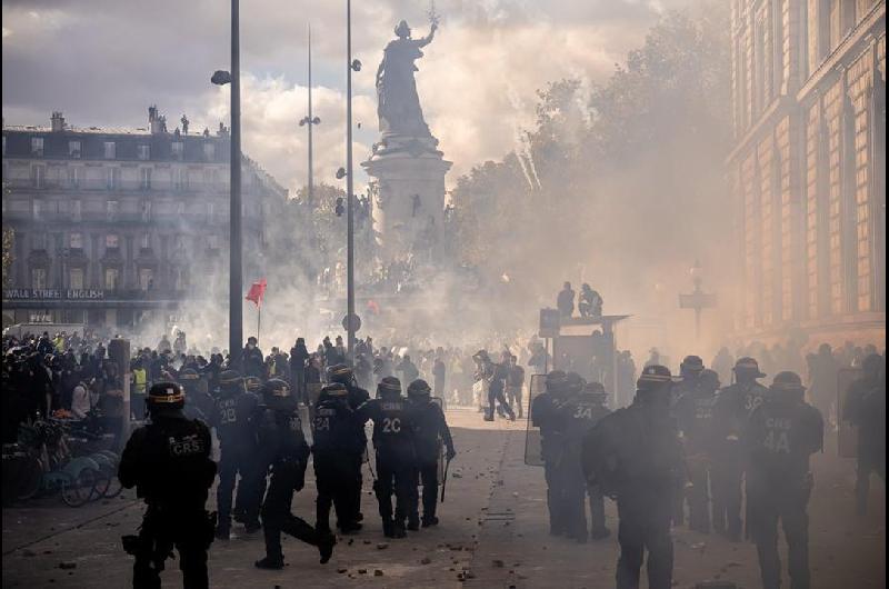 Francia limita las manifestaciones en los proacuteximos diacuteas