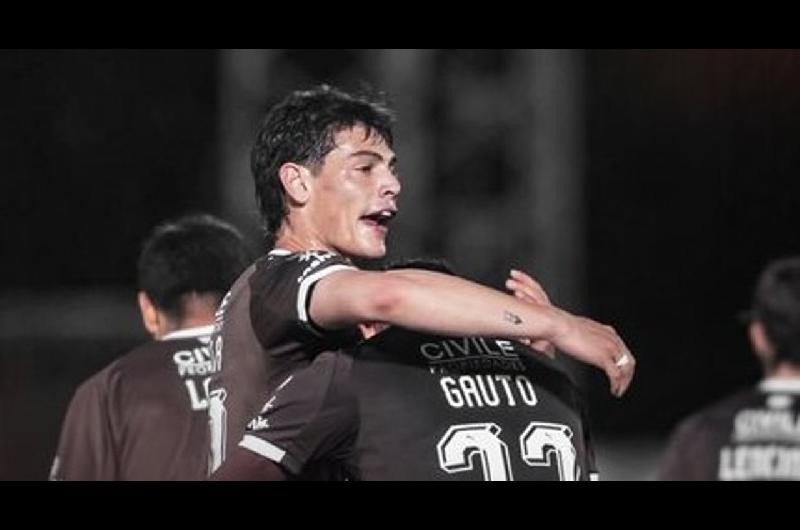 Platense ganoacute en el final y complicoacute a Gimnasia de Mendoza