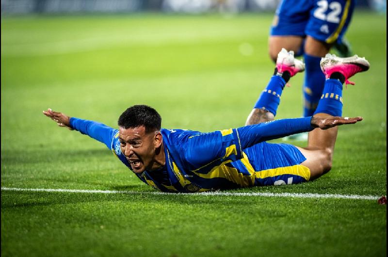 Rosario Central le ganoacute a Huracaacuten para afianzarse como puntero de la Zona B y de la Tabla Anual