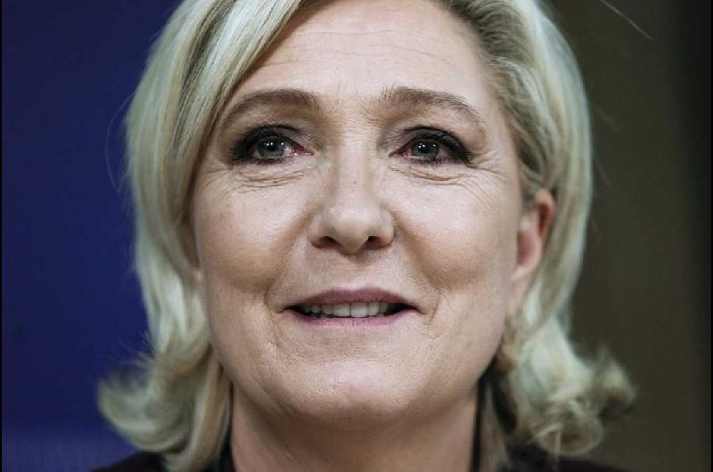 Marine Le Pen lanzoacute su campantildea presidencial en Francia con promesas sobre seguridad y soberaniacutea