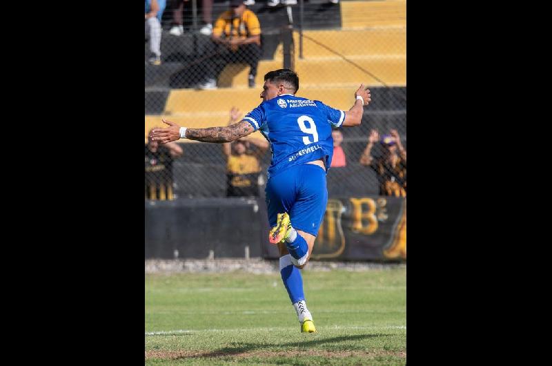 Godoy Cruz goleoacute a Mitre y le puso picante al ascenso en la Primera Nacional
