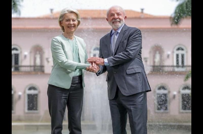 Uacutersula von der Leyen- ldquoLa democracia y el multilateralismo han ganado en Brasilrdquo