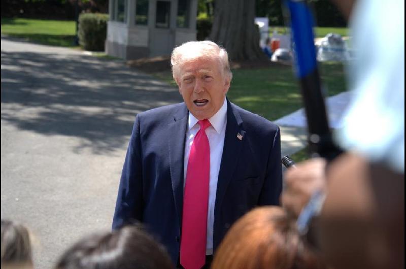 Trump afirma que las elecciones en Brasil parecieron amantildeadas