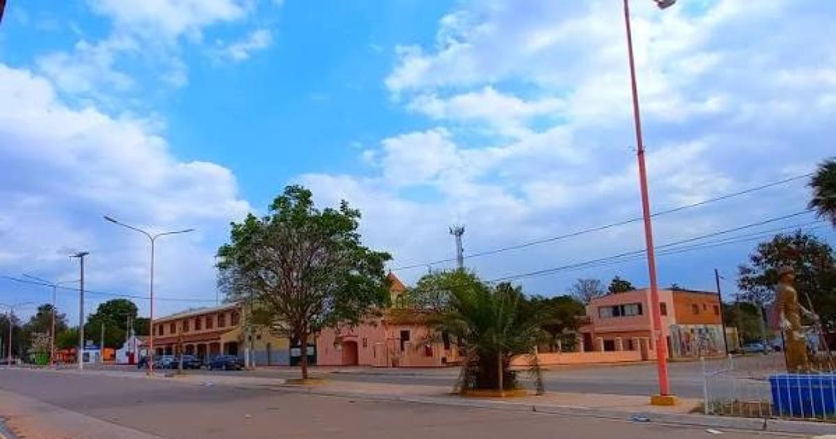 Le robaron el celular persiguioacute a los ladrones y lo apuntildealaron