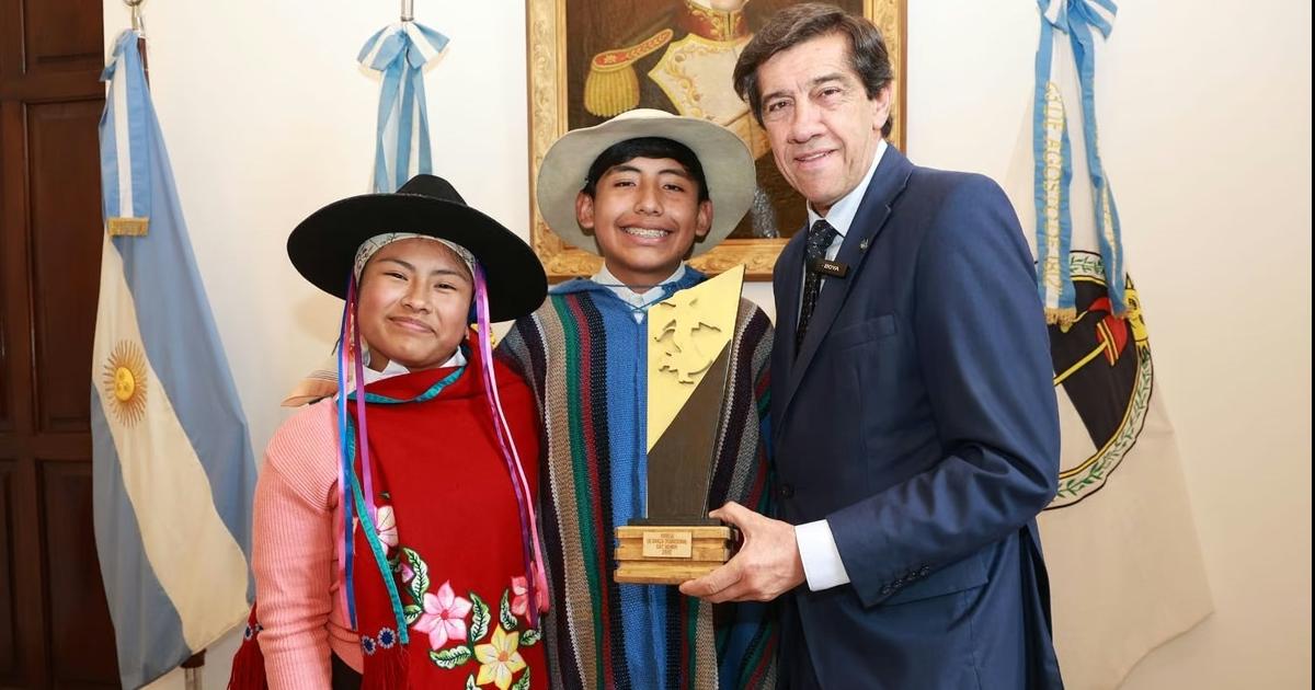 Jujentildeitos campeones nacionales de malambo en Coacuterdoba