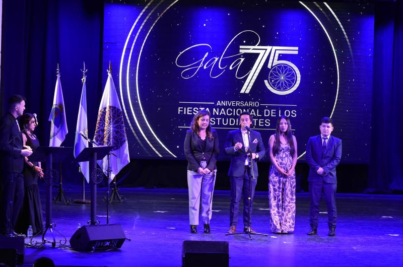 La Fiesta Nacional de los Estudiantes tuvo una noche de gala y reconocimientos