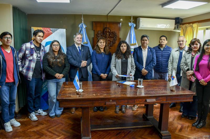 Firmaron convenio de cooperacioacuten con la carrera de Tecnologiacutea de los Alimentos