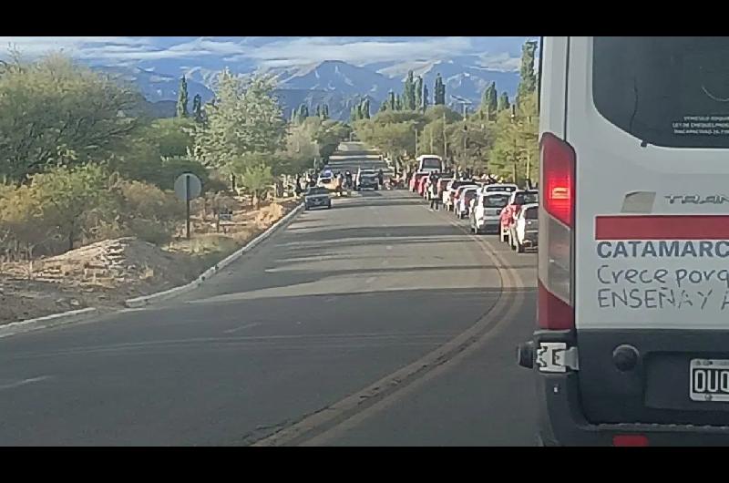 Catamarca- denuncian una semana sin agua y cortan la Ruta 40 por un servicio provincial