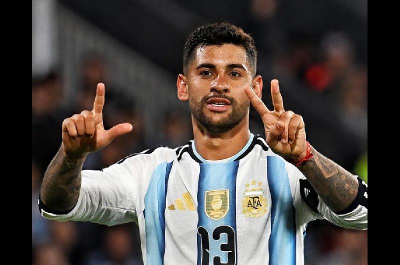 El ldquoCutirdquo Romero eligioacute al sucesor de la 10 de Messi en la Seleccioacuten argentina 