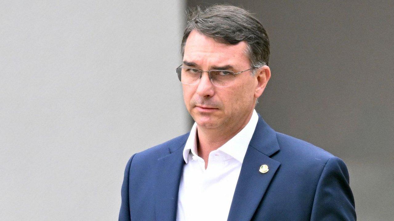 Las tres causas judiciales que enfrenta Flaacutevio Bolsonaro en Brasil