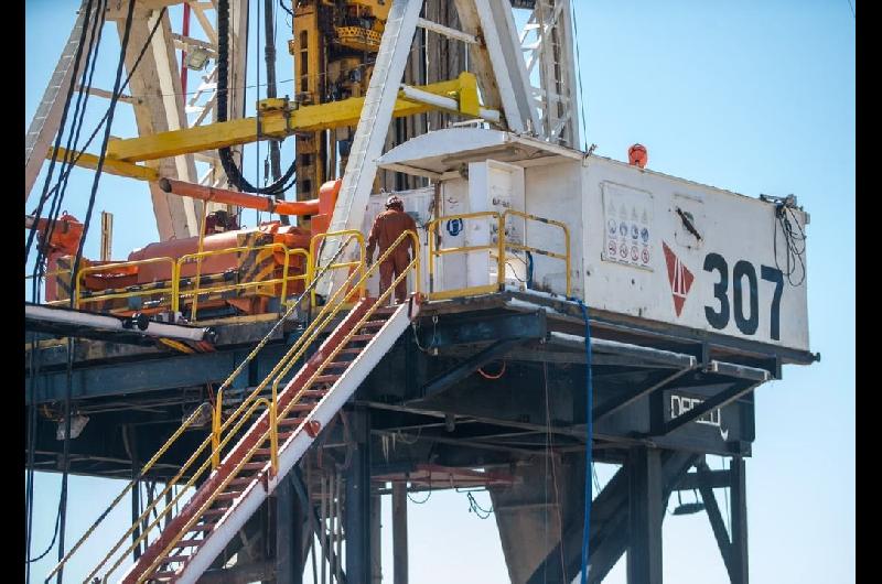 Publicaron un reacutegimen excepcional de contribuciones para petroleros de Chubut y Santa Cruz