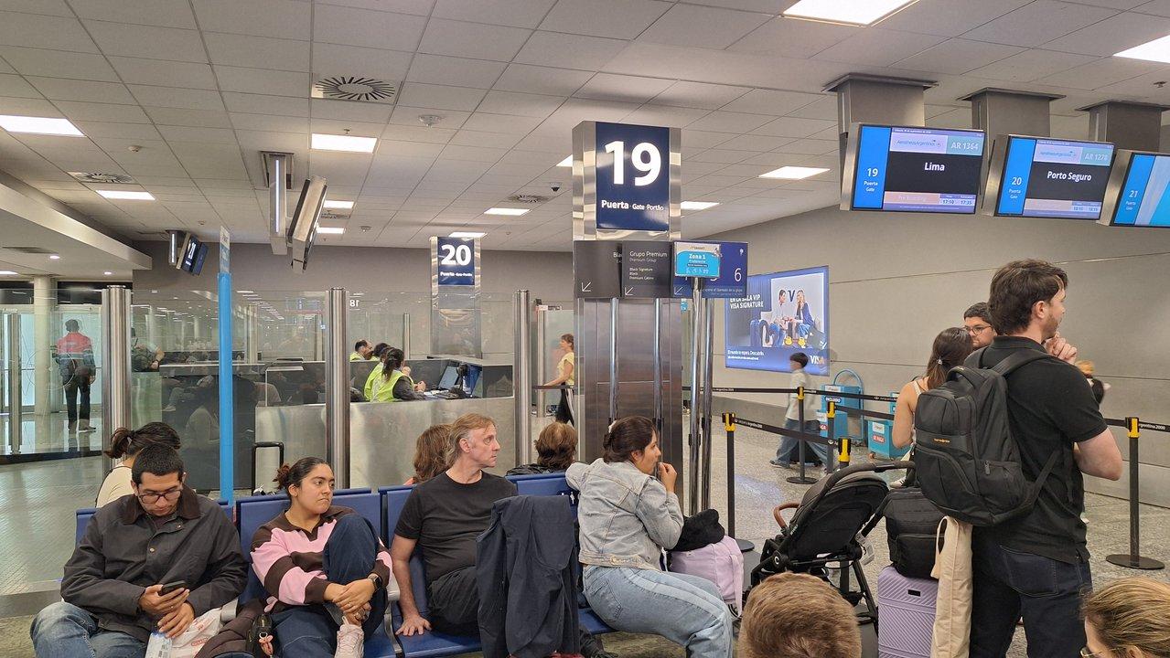 Cae la demanda de pasajes aeacutereos en el mundo en el mes de septiembre