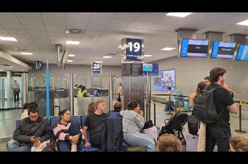 Cae la demanda de pasajes aeacutereos en el mundo en el mes de septiembre